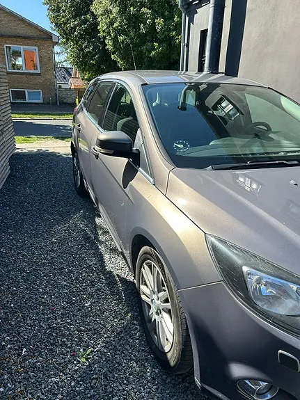Ford Focus 2012 photo 2