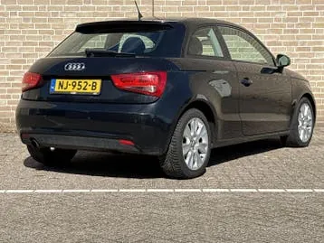 Audi A1 2011 photo 2