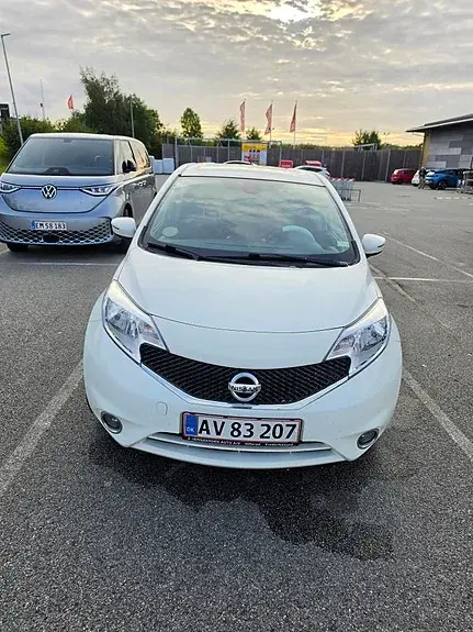 Nissan Note 2014 photo 2
