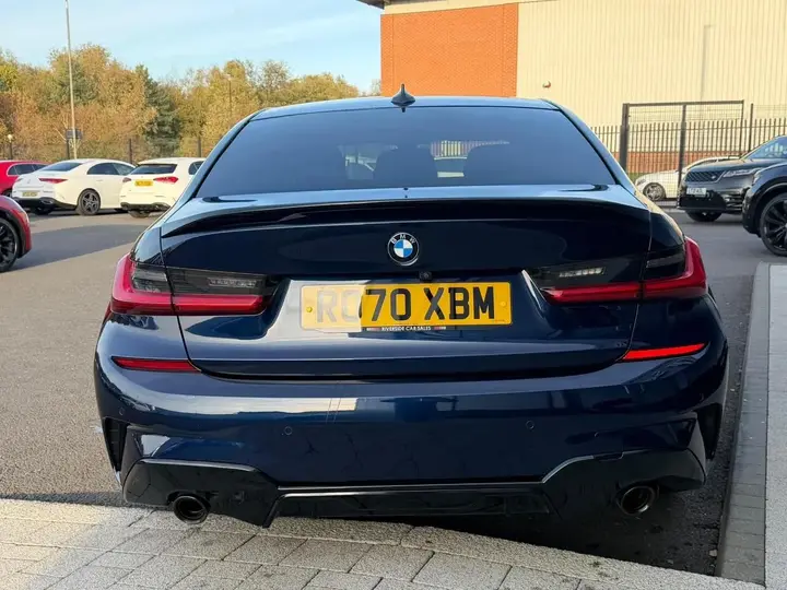 BMW 3 Series 2020 photo 3