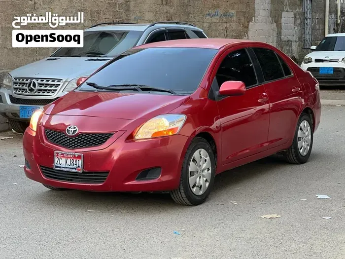 Toyota Yaris 2011 photo 2