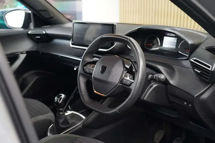 Peugeot 2008 2023 photo 3