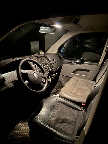 Volkswagen Transporter 2009 photo 2