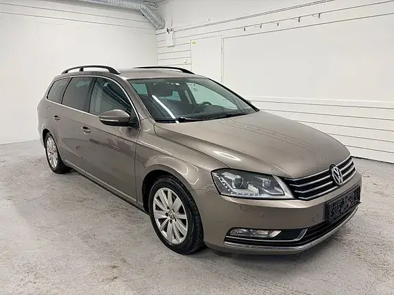 Volkswagen Passat 2012 photo 2