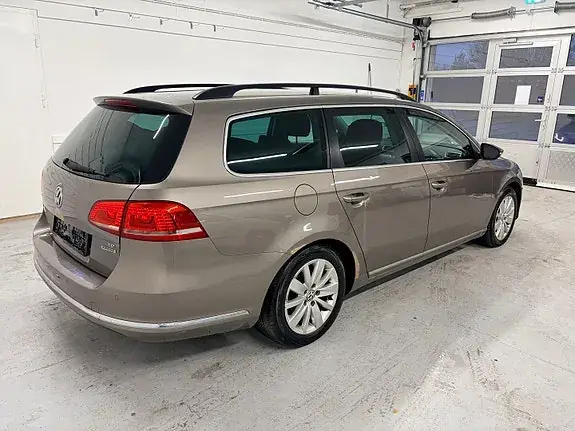 Volkswagen Passat 2012 photo 5