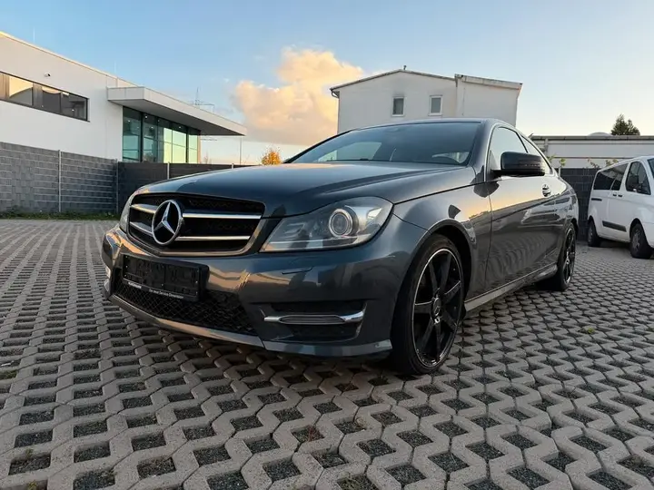 Mercedes-Benz C220