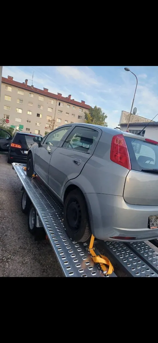 Fiat Grande Punto 2010 photo 3