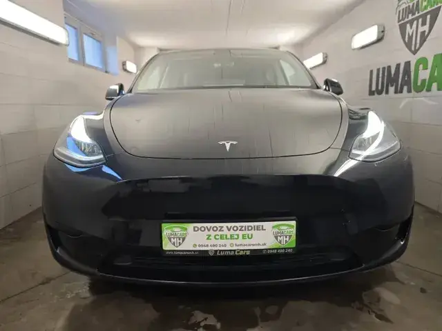 Tesla Model Y 2023 photo 2
