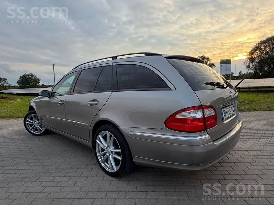 Mercedes-Benz E320 2006 photo 2