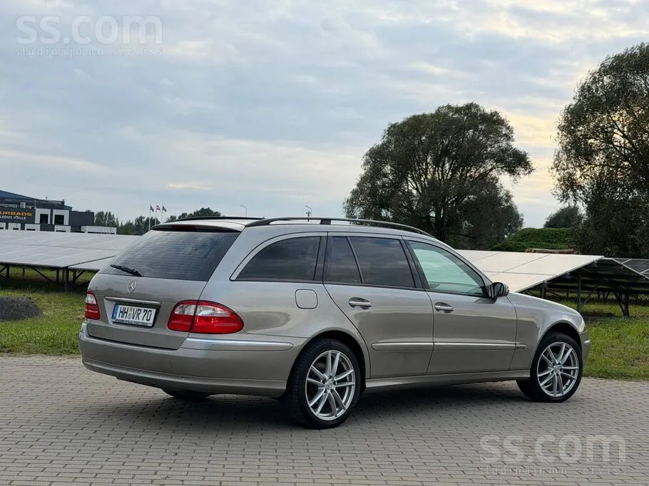 Mercedes-Benz E320 2006 photo 4
