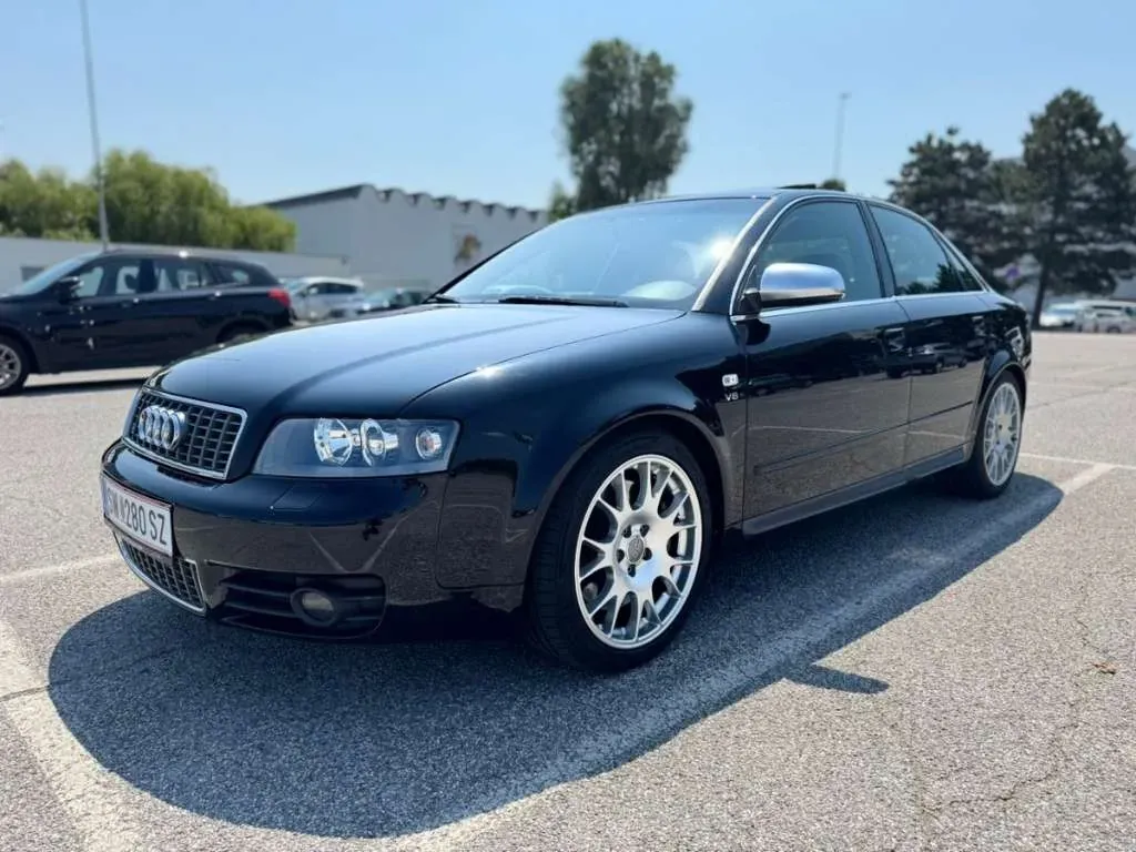 Audi A4 2004 photo 2