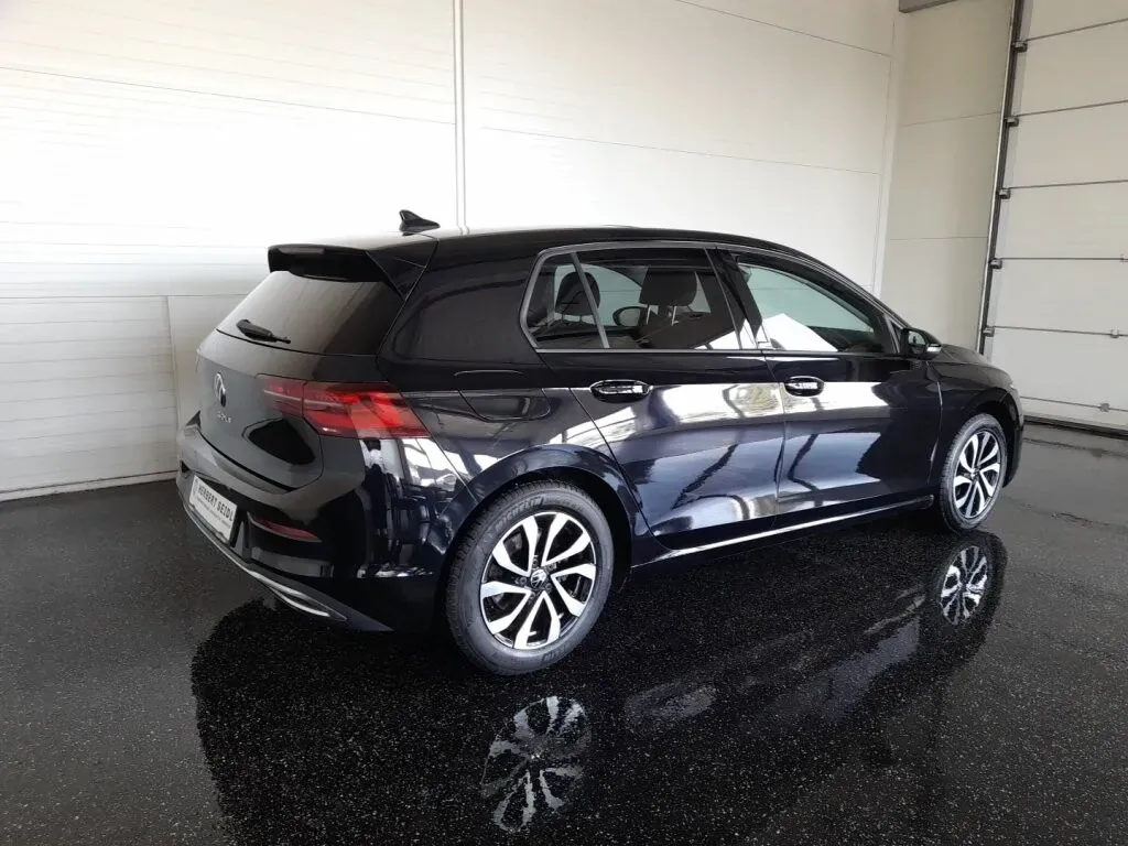 Volkswagen Golf 2022 photo 2