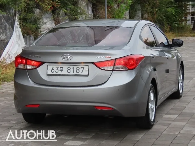 Hyundai Avante 2012 photo 3