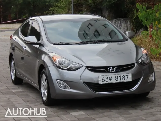 Hyundai Avante 2012 photo 2