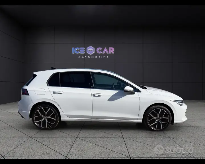 Volkswagen Golf 2025 photo 4