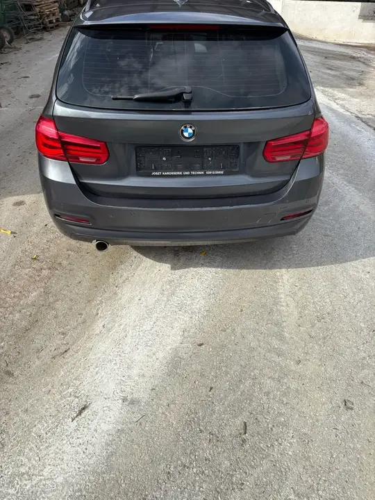 BMW 3 Series 2016 photo 2