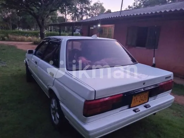 Nissan Sunny 1989 photo 4