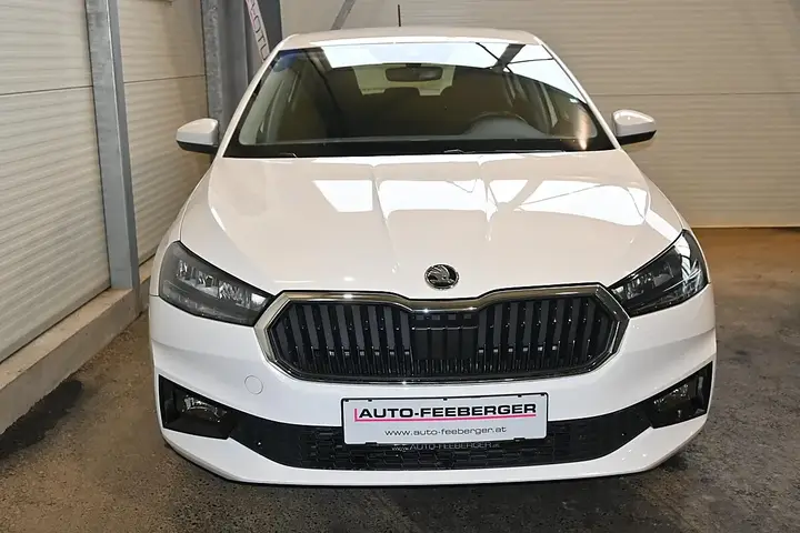 Skoda Fabia 2023 photo 2
