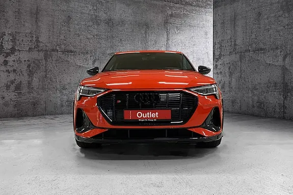 Audi E-Tron S 2022 photo 2