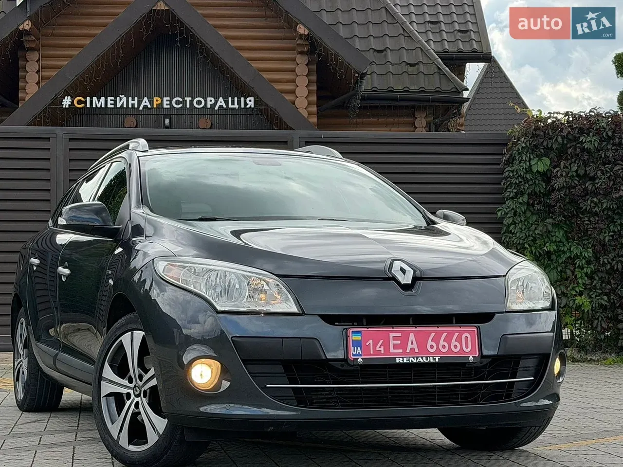 Renault Megane 2011 photo 2