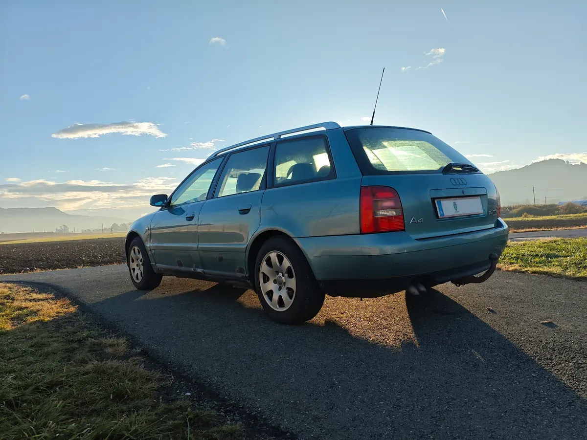 Audi A4 2000 photo 2