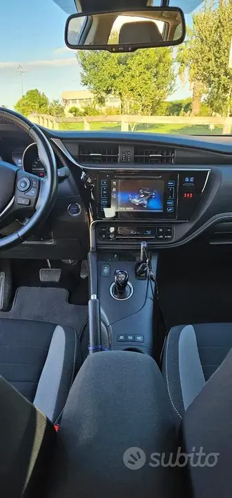 Toyota Auris 2016 photo 2