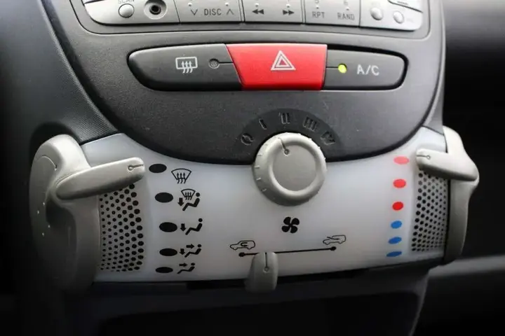 Citroen C1 2010 photo 5