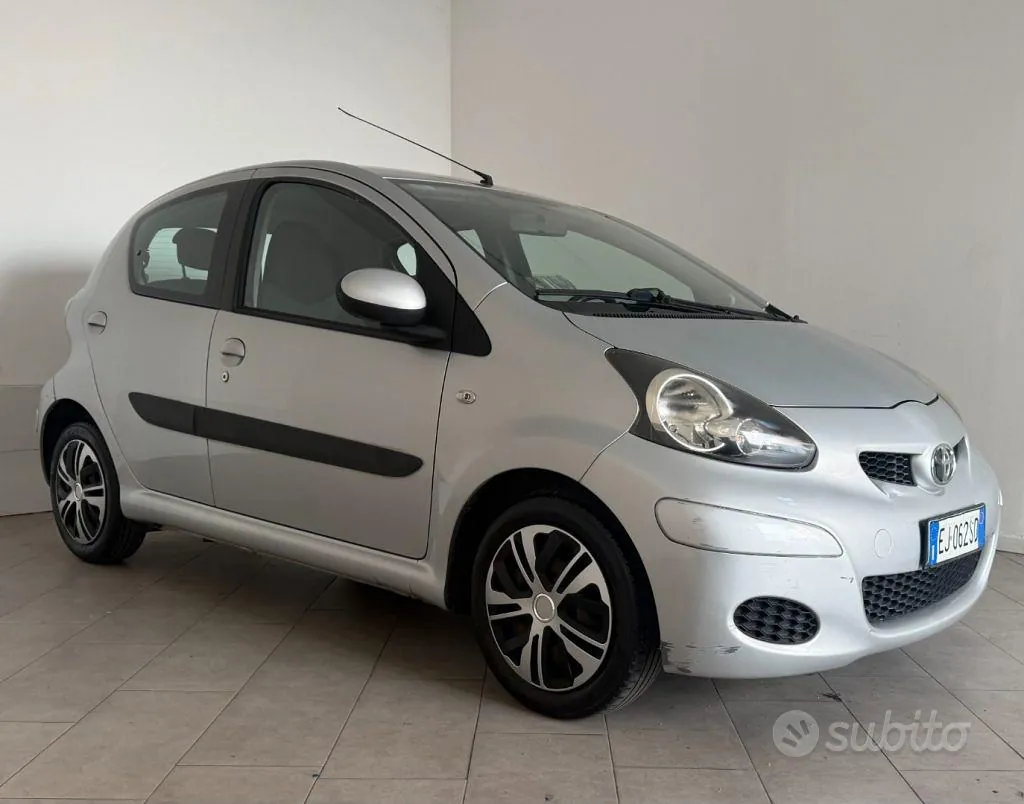 Toyota Aygo 2011 photo 2