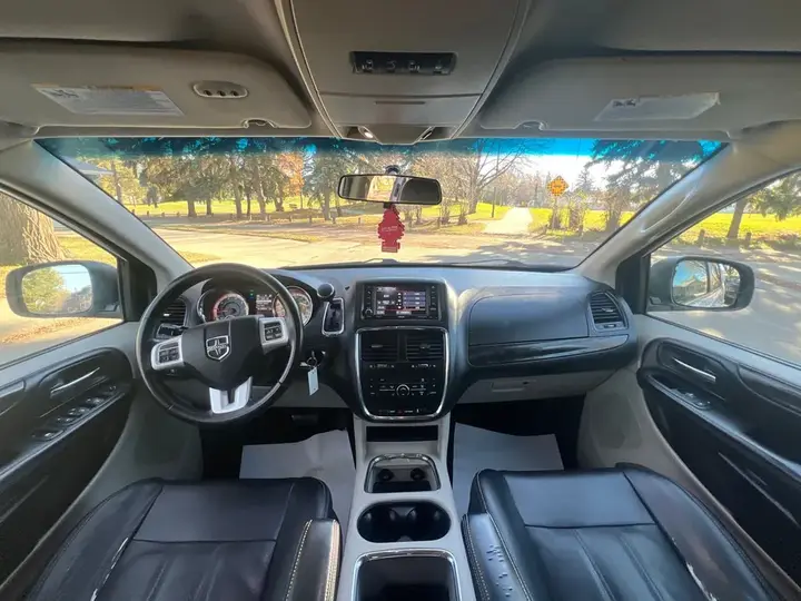 Dodge Grand Caravan 2017 photo 5