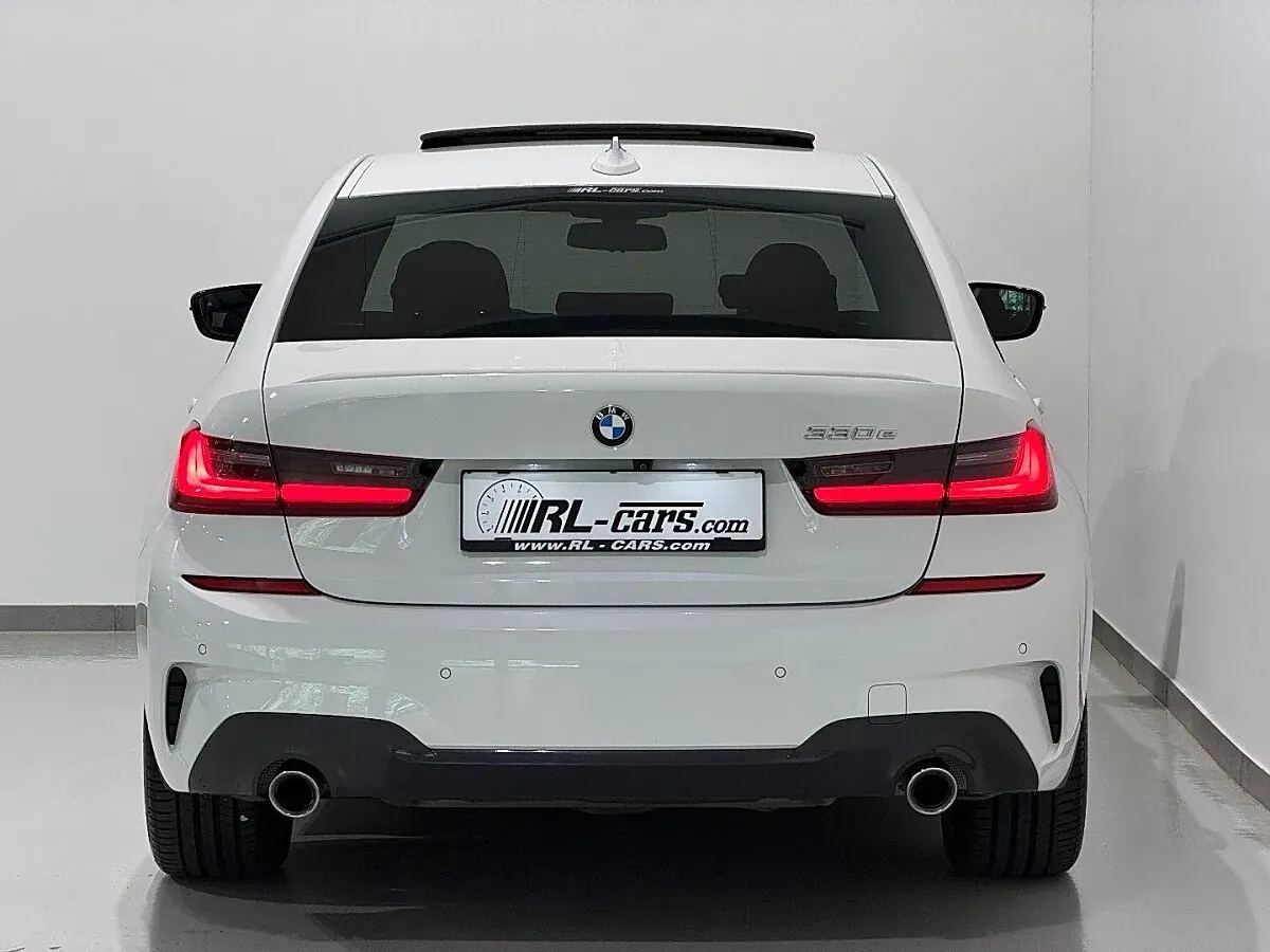 BMW 3 Series 2020 photo 3