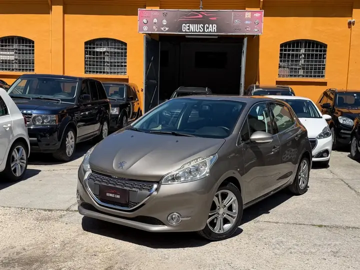 Peugeot 208 2013 photo 2