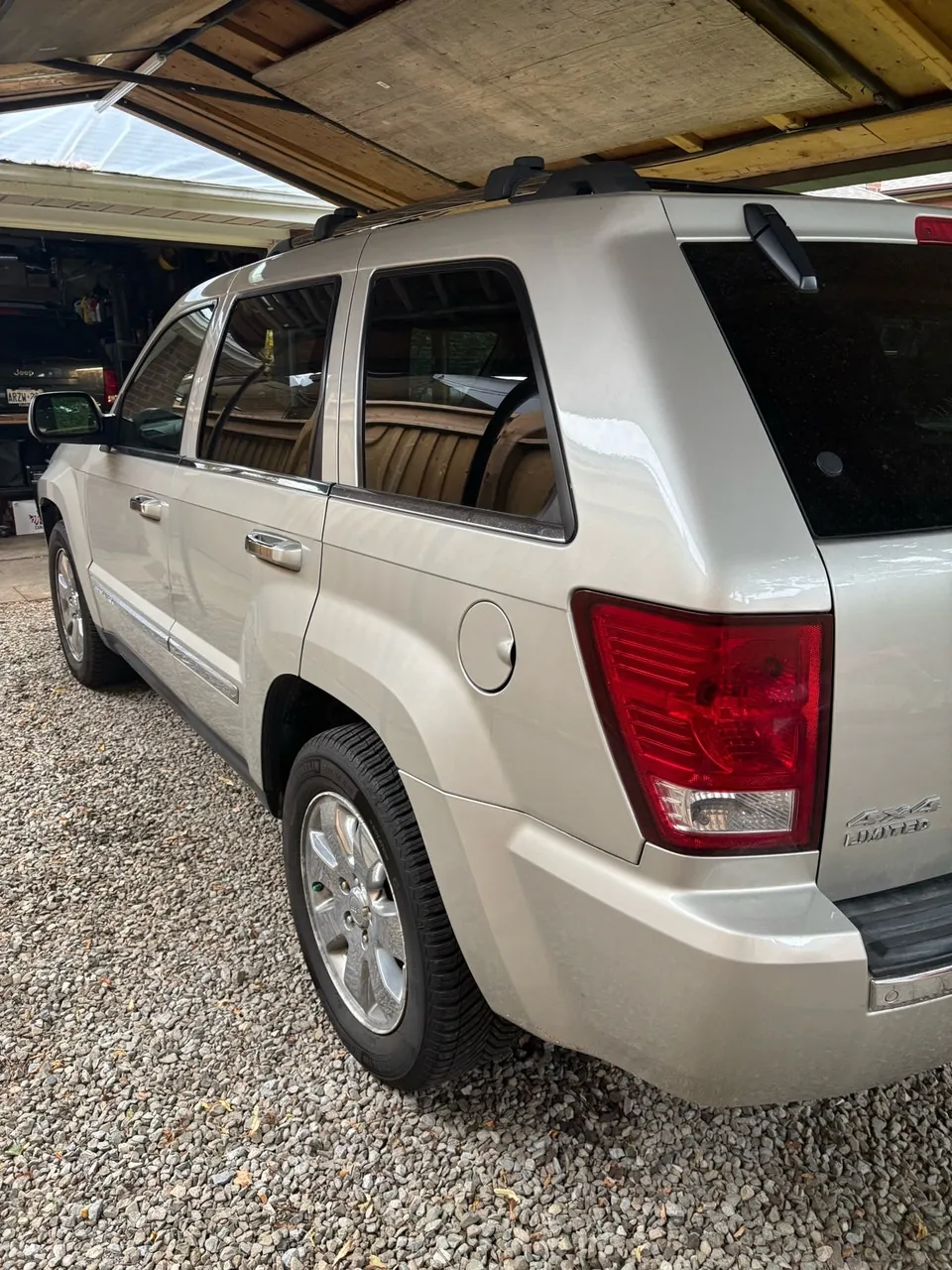 Jeep Grand Cherokee 2010 photo 2