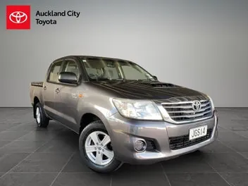 Toyota Hilux 2015 photo 2