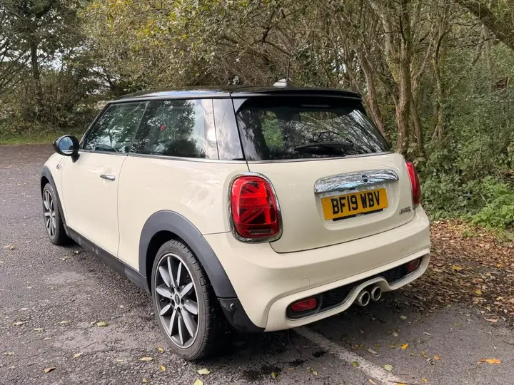 Mini Cooper S 2019 photo 3