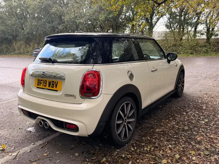 Mini Cooper S 2019 photo 5
