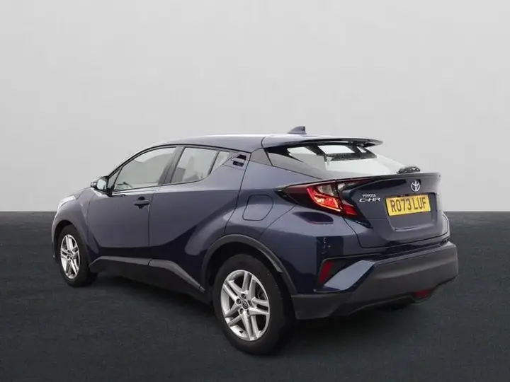Toyota C-Hr 2023 photo 2