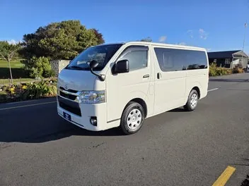 Toyota Hiace 2021 photo 2