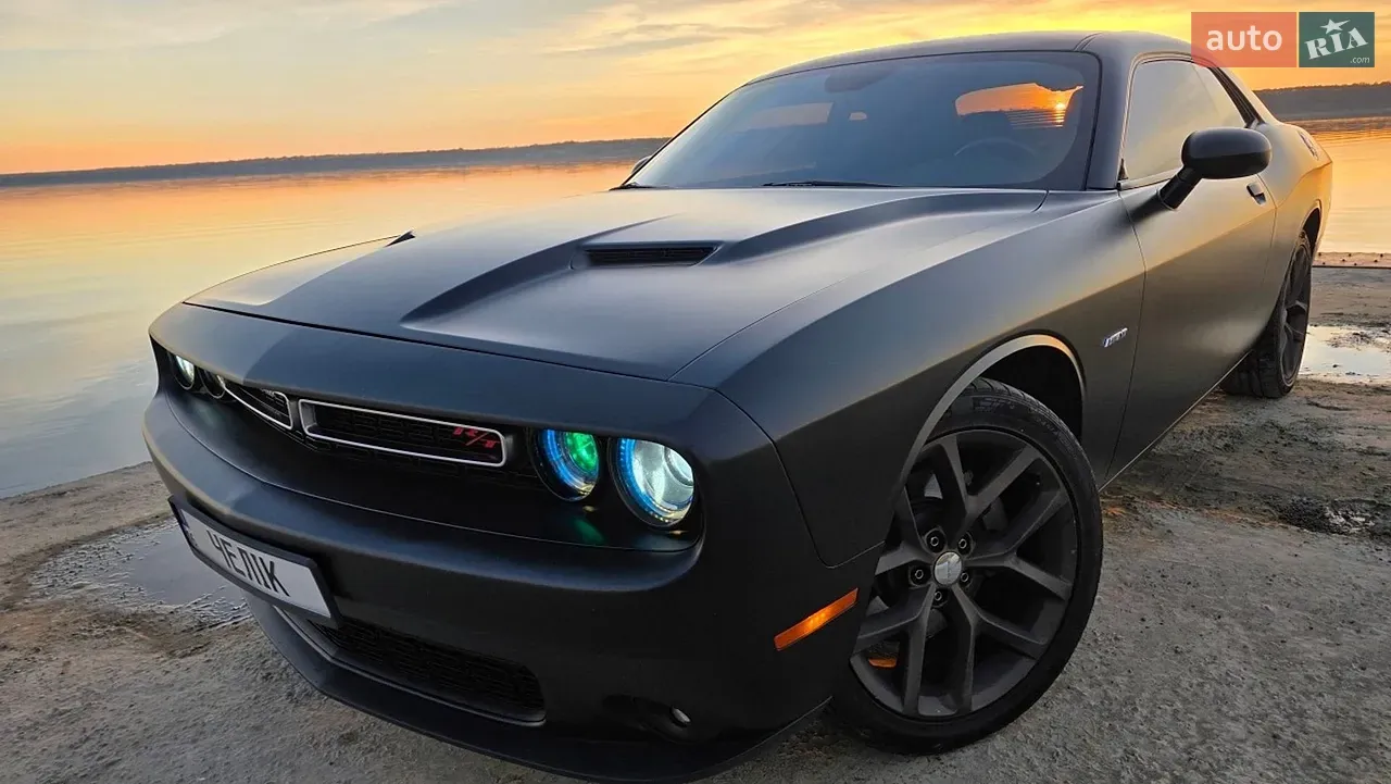 Dodge Challenger 2017 photo 2