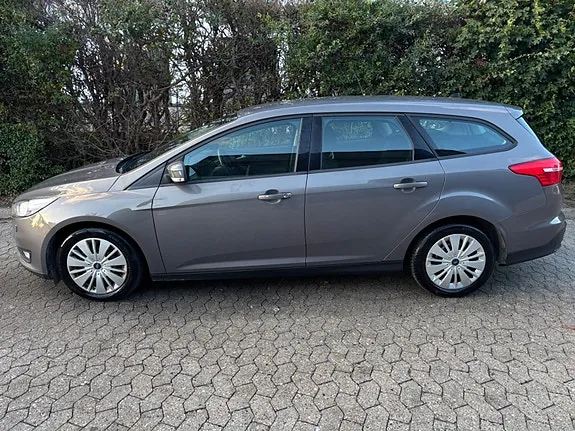 Ford Focus 2015 photo 2