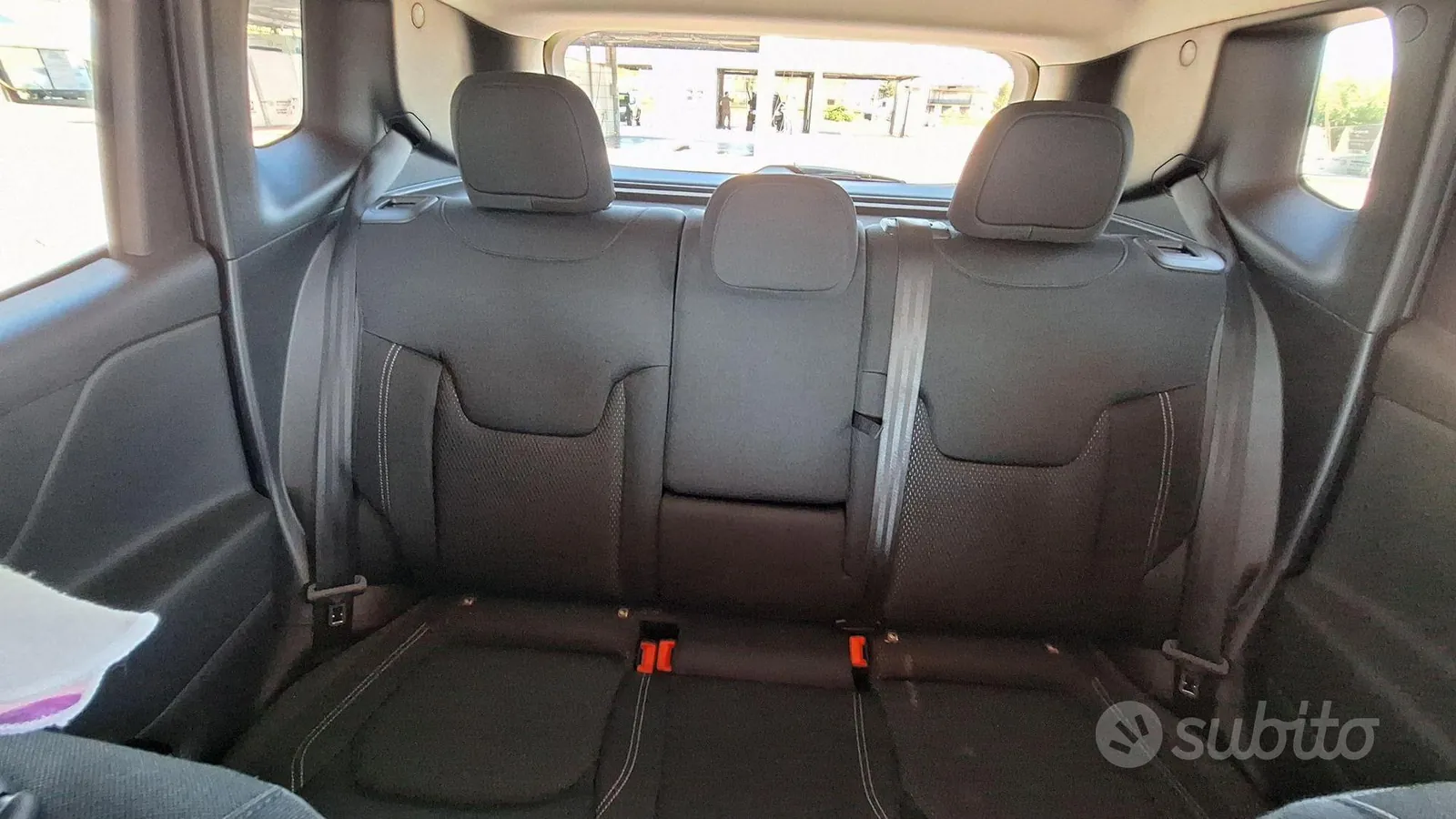 Jeep Renegade 2022 photo 3