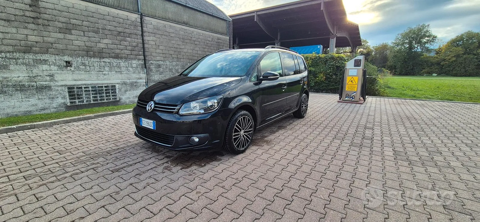 Volkswagen Touran 2015 photo 3