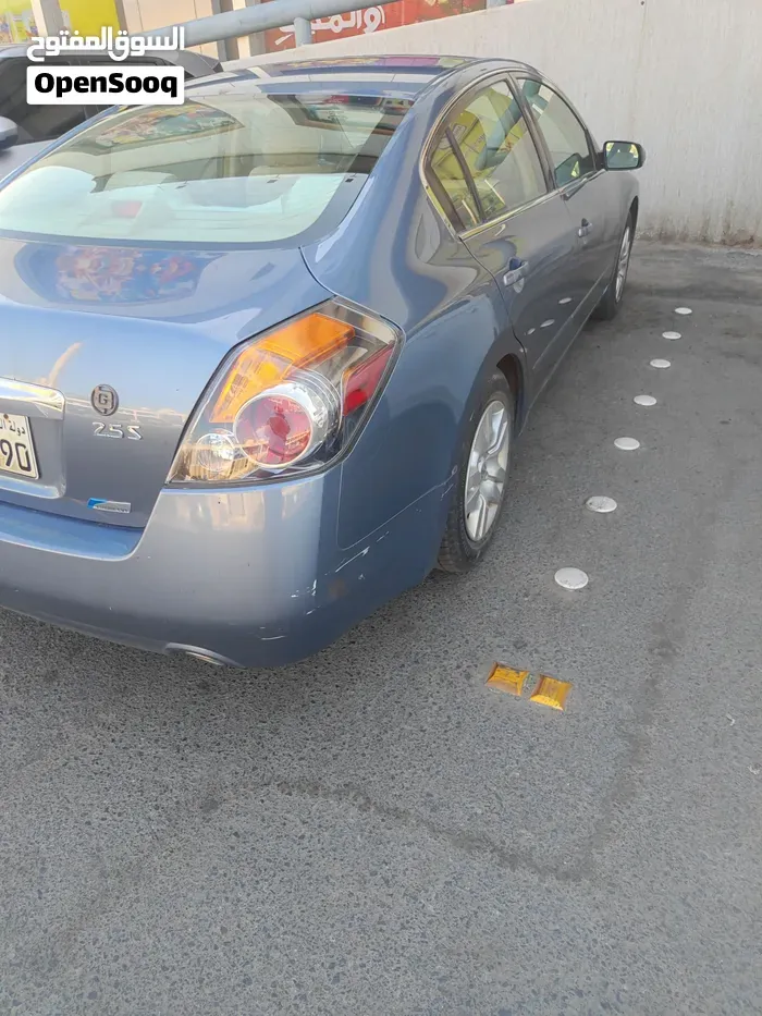 Nissan Altima 2010 photo 4