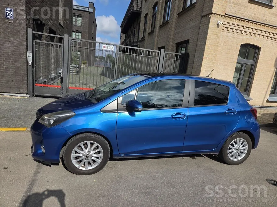 Toyota Yaris 2015 photo 4