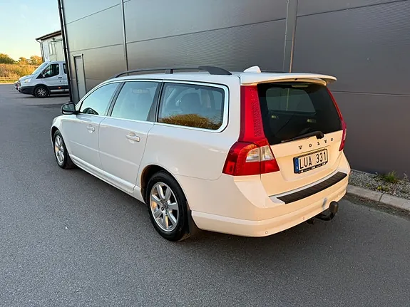 Volvo V70 2012 photo 3