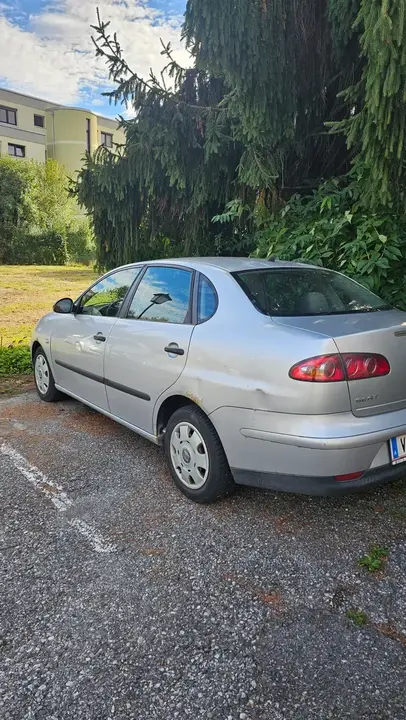 Seat Cordoba 2004 photo 2