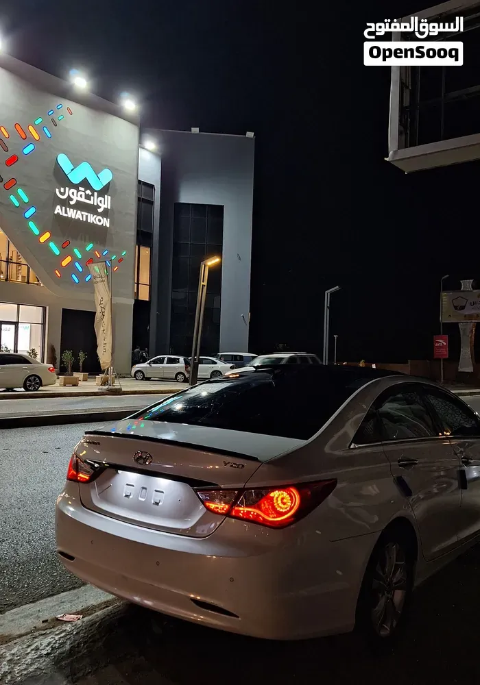 Hyundai Sonata 2012 photo 2