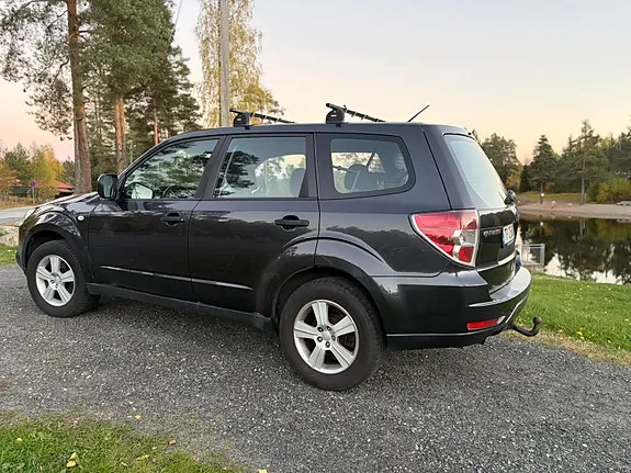 Subaru Forester 2010 photo 4