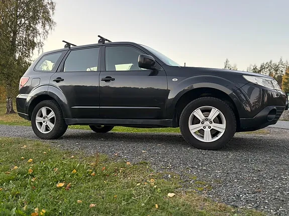 Subaru Forester 2010 photo 3