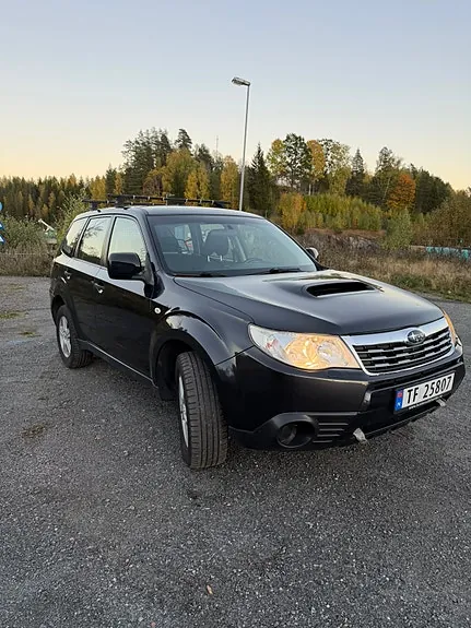Subaru Forester 2010 photo 2