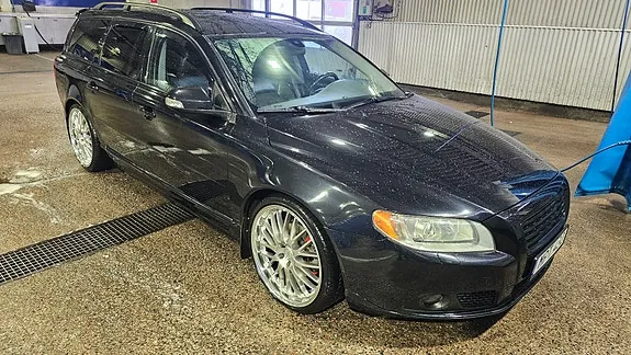 Volvo V70 2011 photo 2
